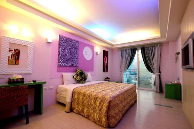 Deluxe Double Room, 1 Queen Bed, Balcony, Partial Sea View