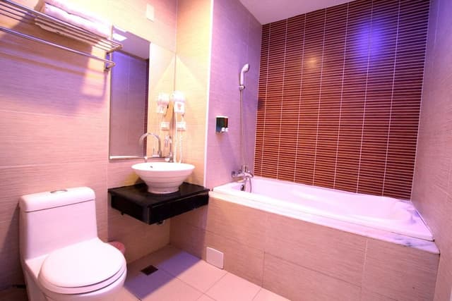 Deluxe Double Room, 1 Queen Bed, Balcony, Partial Sea View