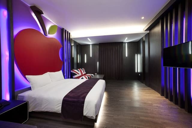Luxury Double Room (with garage)