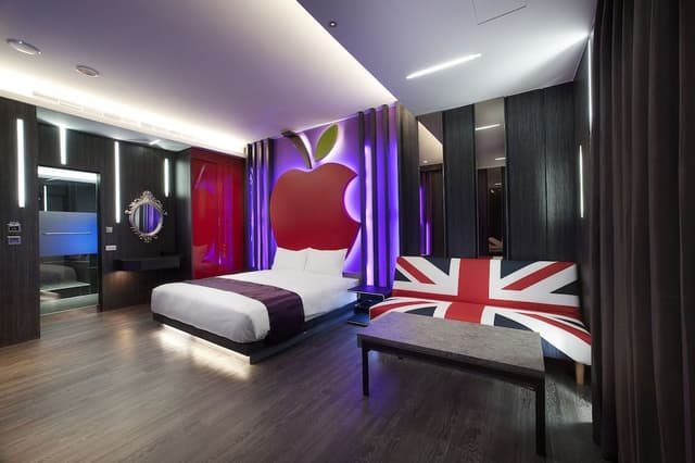 Luxury Double Room (with garage)