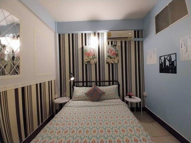Basic Double Room, 1 Queen Bed (No Window)