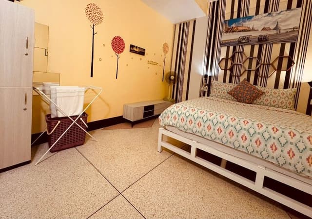 Basic Double Room, 1 Queen Bed (No Window)