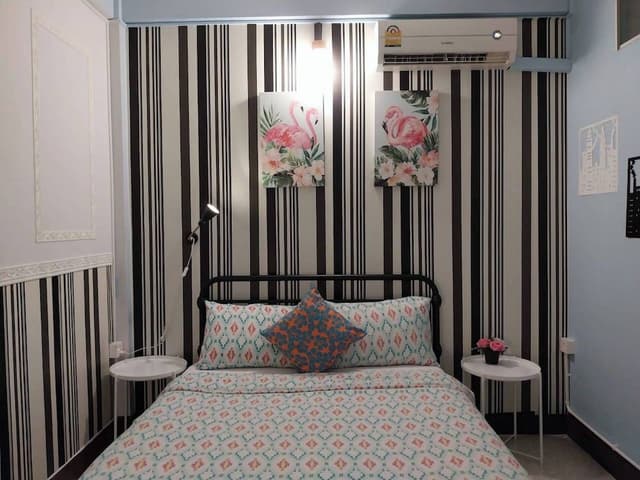 Basic Double Room, 1 Queen Bed (No Window)