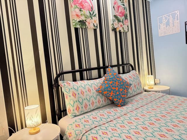 Basic Double Room, 1 Queen Bed (No Window)