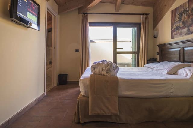 Deluxe Double Room, Jetted Tub (Romantic)