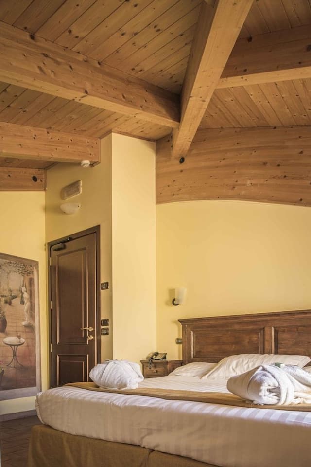 Deluxe Double Room, Jetted Tub (Romantic)