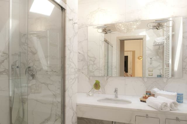 Suite (Prestige)