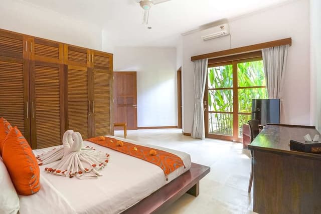 Basic Villa, Multiple Beds