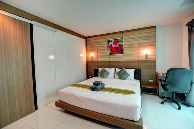 Deluxe Room with Pool Access (1st floor)