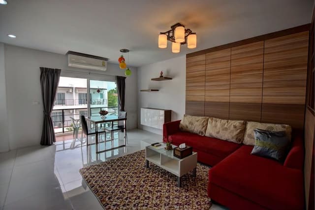 Deluxe Room with Pool View (3rd floor)