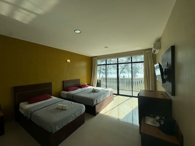 Basic Quadruple Room, Balcony, Sea View