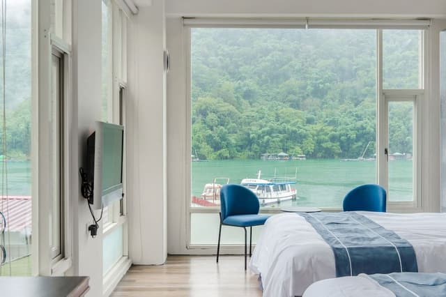 Superior Quadruple Room, Lake View