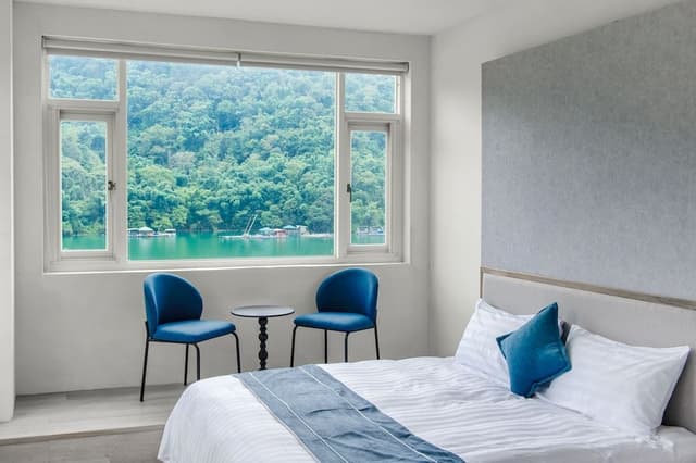 Comfortable Quadruple Room with Lake View