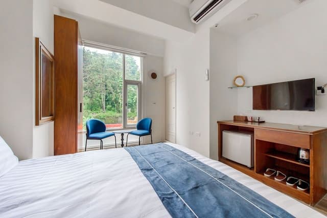 Superior Double Room, City View