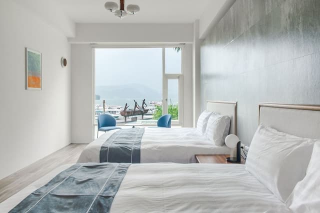 Comfortable Quadruple Room with Lake View