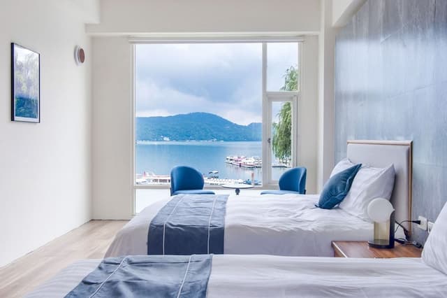 Comfortable Quadruple Room with Lake View