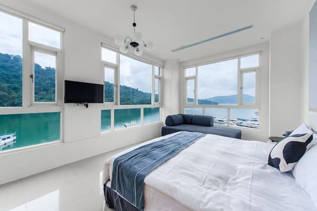 Deluxe Lake View Double Room