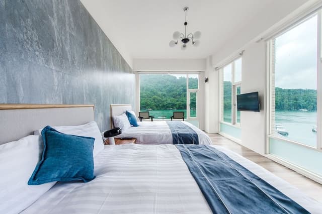 Deluxe Quadruple Room, Lake View