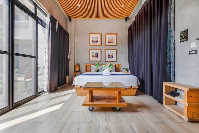 Deluxe Double Room with Bathtub