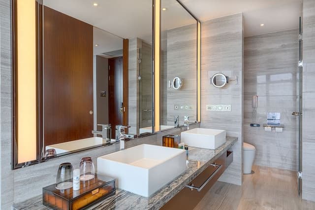 Corner Deluxe Room