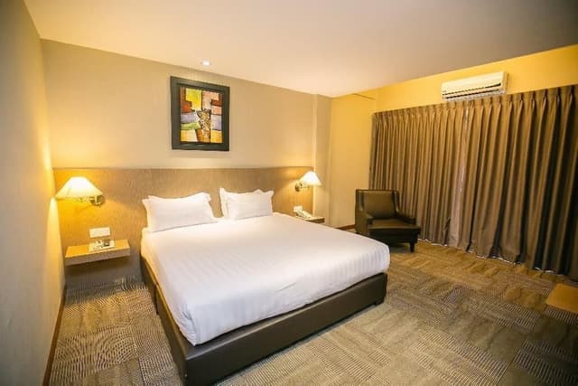 Deluxe Room, 1 King Bed