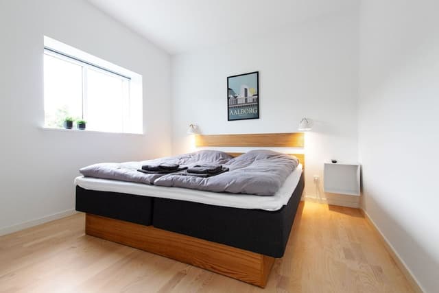 Condo, 2 Bedrooms