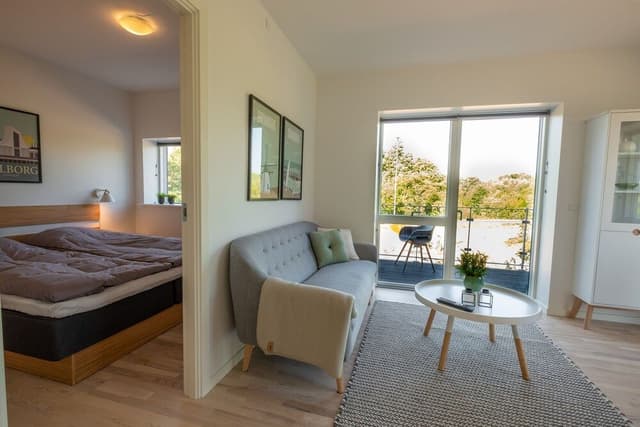 Condo, 2 Bedrooms