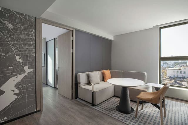 Basic Suite, 1 King Bed, City View
