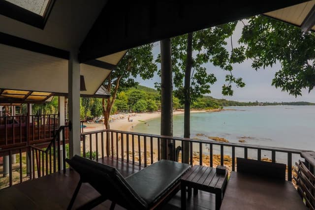 Balcony Beach front