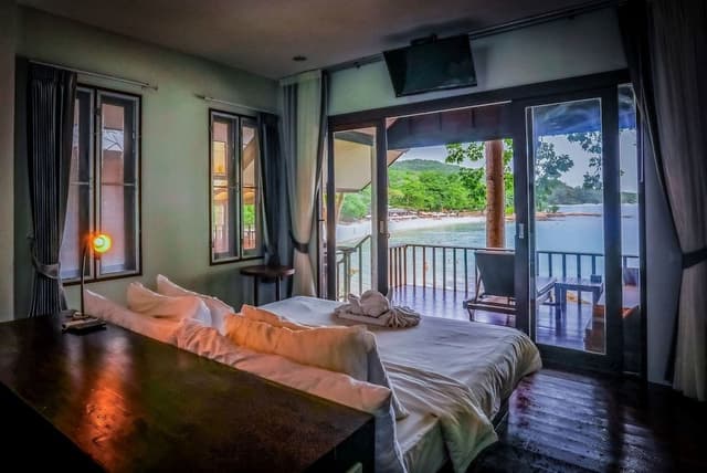 Balcony Beach front