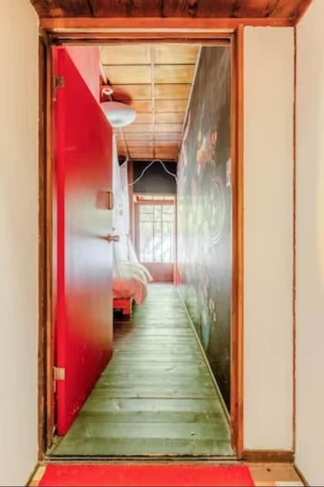 Standard Double or Twin Room with Shared Bathroom (Flowers)