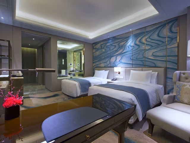 Grand Deluxe Twin Room