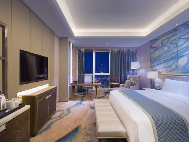 Deluxe King Room