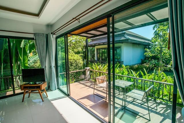 Deluxe Villa, 1 King Bed, Garden View, Garden Area