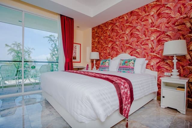 Oceanfront Studio with Shower