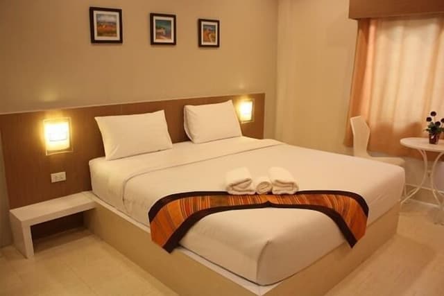 Standard Room, 1 King Bed