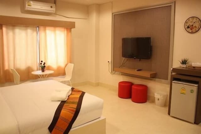 Standard Room, 1 King Bed