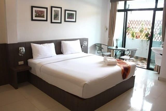 Standard Room, 1 King Bed