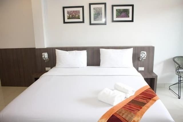 Standard Room, 1 King Bed