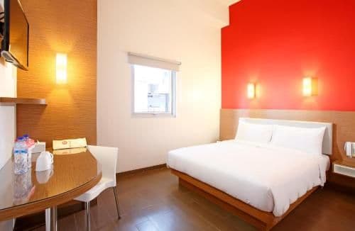 Smart Queen Room