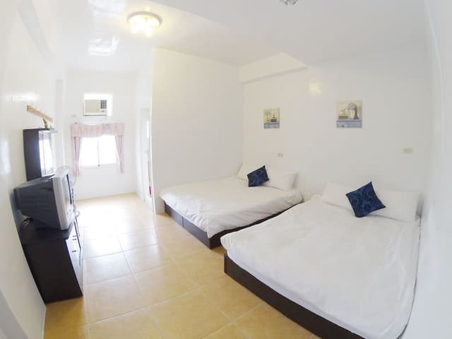 Comfort Room, Multiple Beds