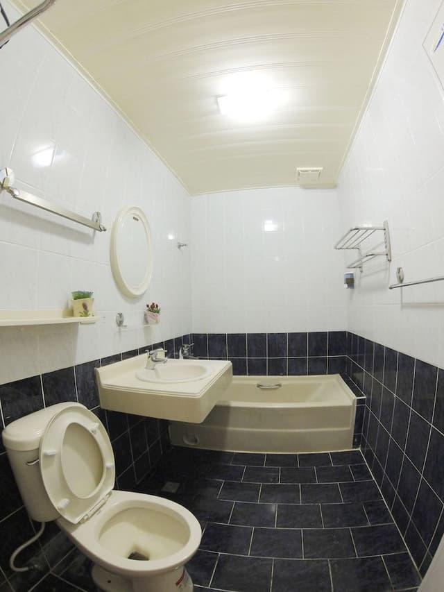 Comfort Room, Multiple Beds