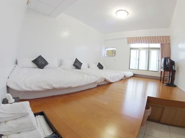 Comfort Room, Multiple Beds