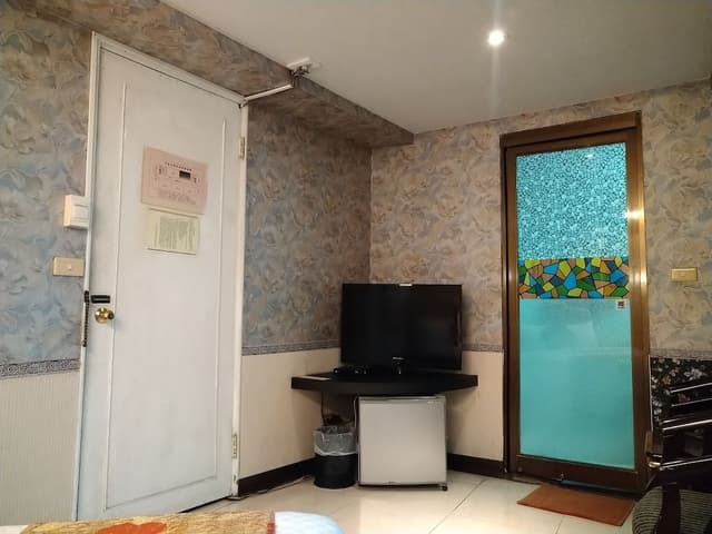 Basic Double Room (Rose)