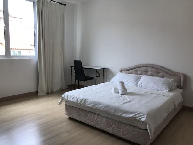 Double Room, 1 Queen Bed, Private Bathroom