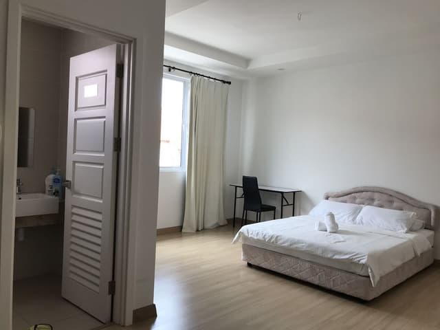 Double Room, 1 Queen Bed, Private Bathroom