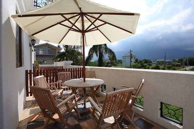 Family Room, Balcony (Sydney)