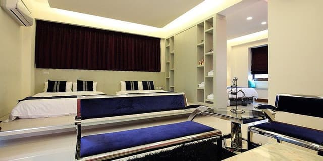 Family Room, Balcony (Sydney)