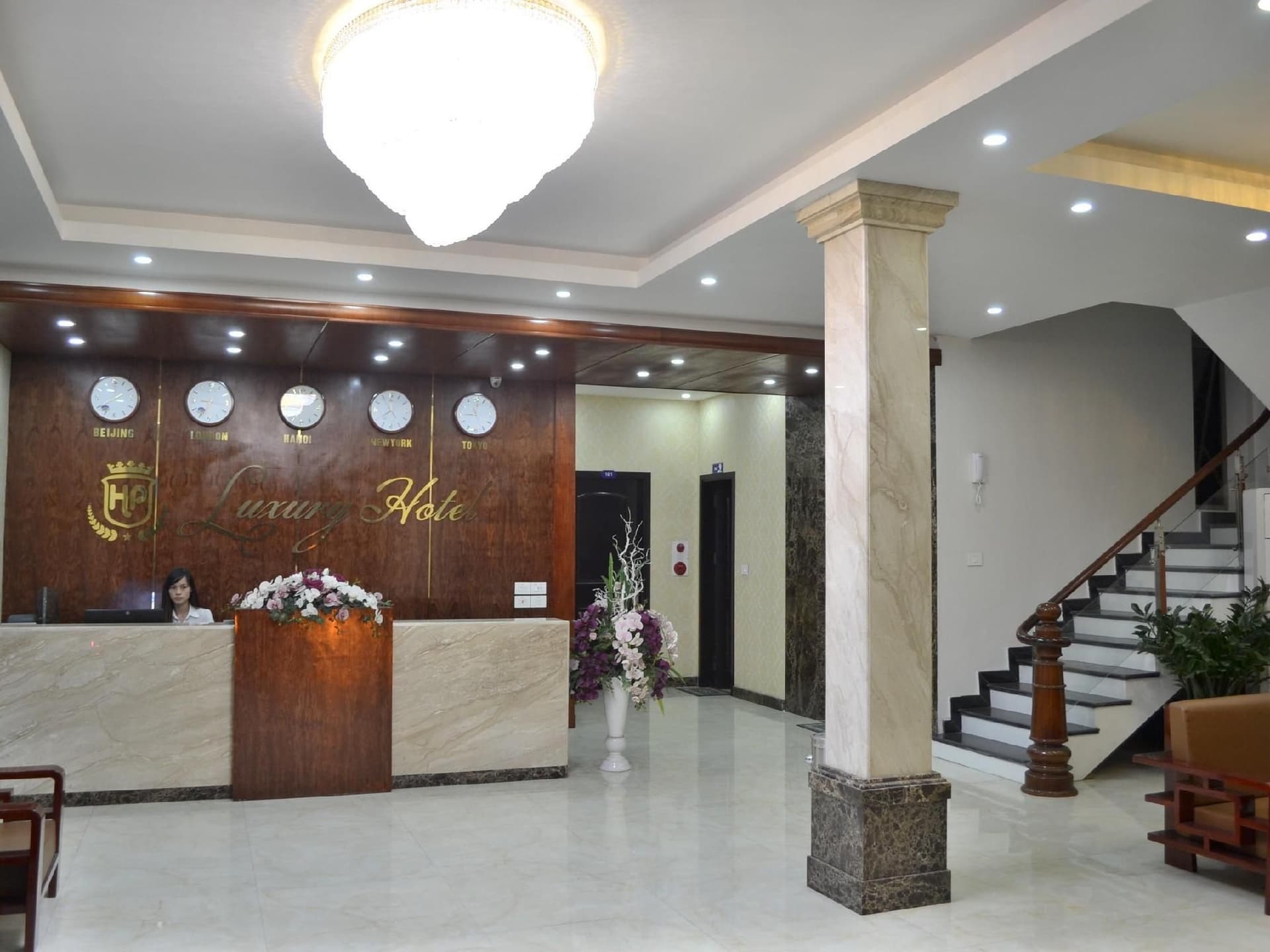 Luxury Hotel Luxury Hotel