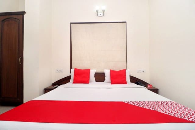 Deluxe Double or Twin Room, 1 King Bed